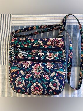 Vera Bradley - Harry Potter “Home to Hogwarts” Triple Zip Hipster Crossbody